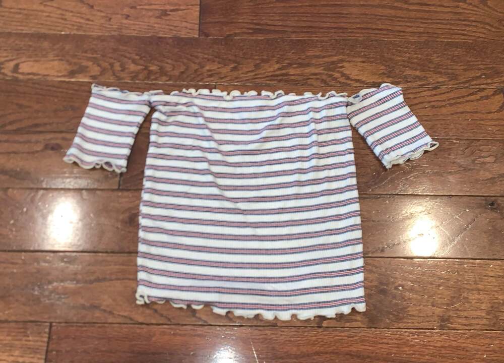 🌼 Charlotte Russe Off-Shoulder Striped Top Women’s S – Y2K Baby Tee